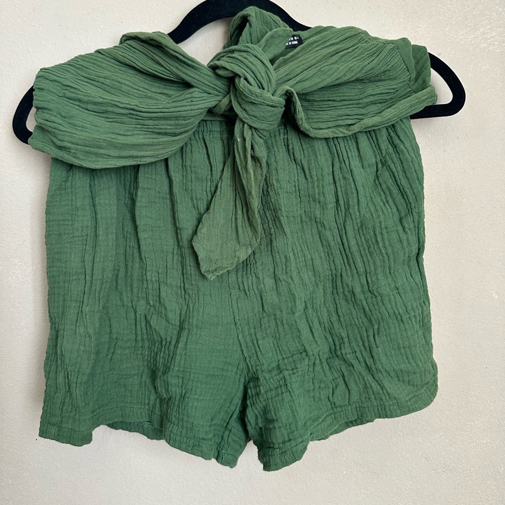 Green set of top and shorts size Small. - Picture 3 of 3